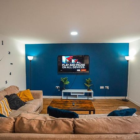Private And Spacious 2 Bedroom House - Free Parking! 카디프 외부 사진