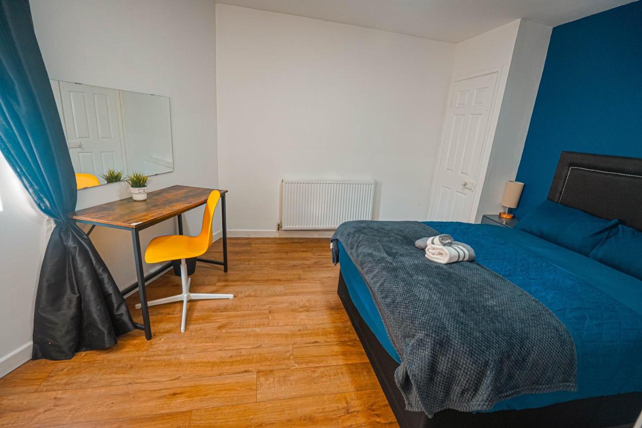 Private And Spacious 2 Bedroom House - Free Parking! 카디프 외부 사진