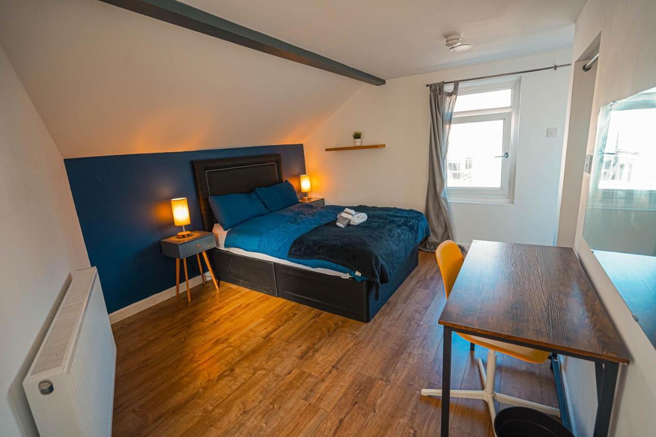 Private And Spacious 2 Bedroom House - Free Parking! 카디프 외부 사진