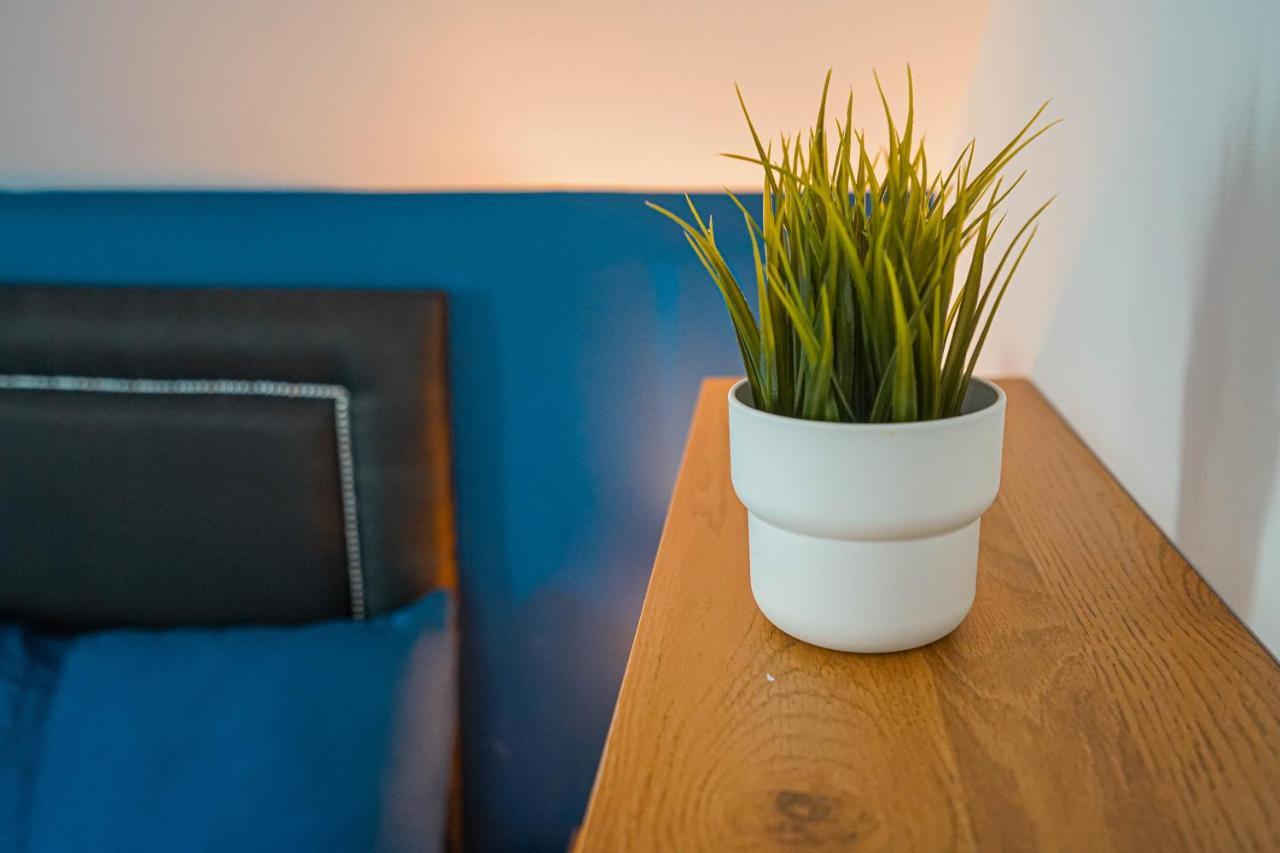Private And Spacious 2 Bedroom House - Free Parking! 카디프 외부 사진